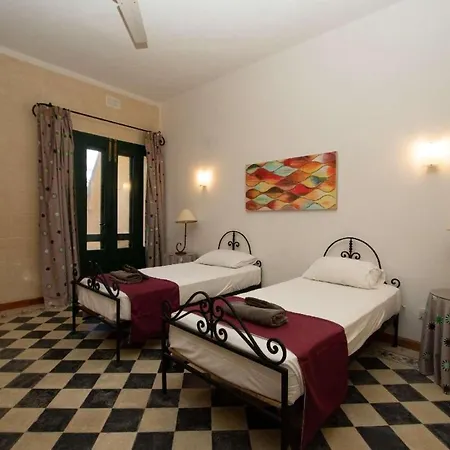 Tal Busbies Villa Santa Lucija (Gozo)